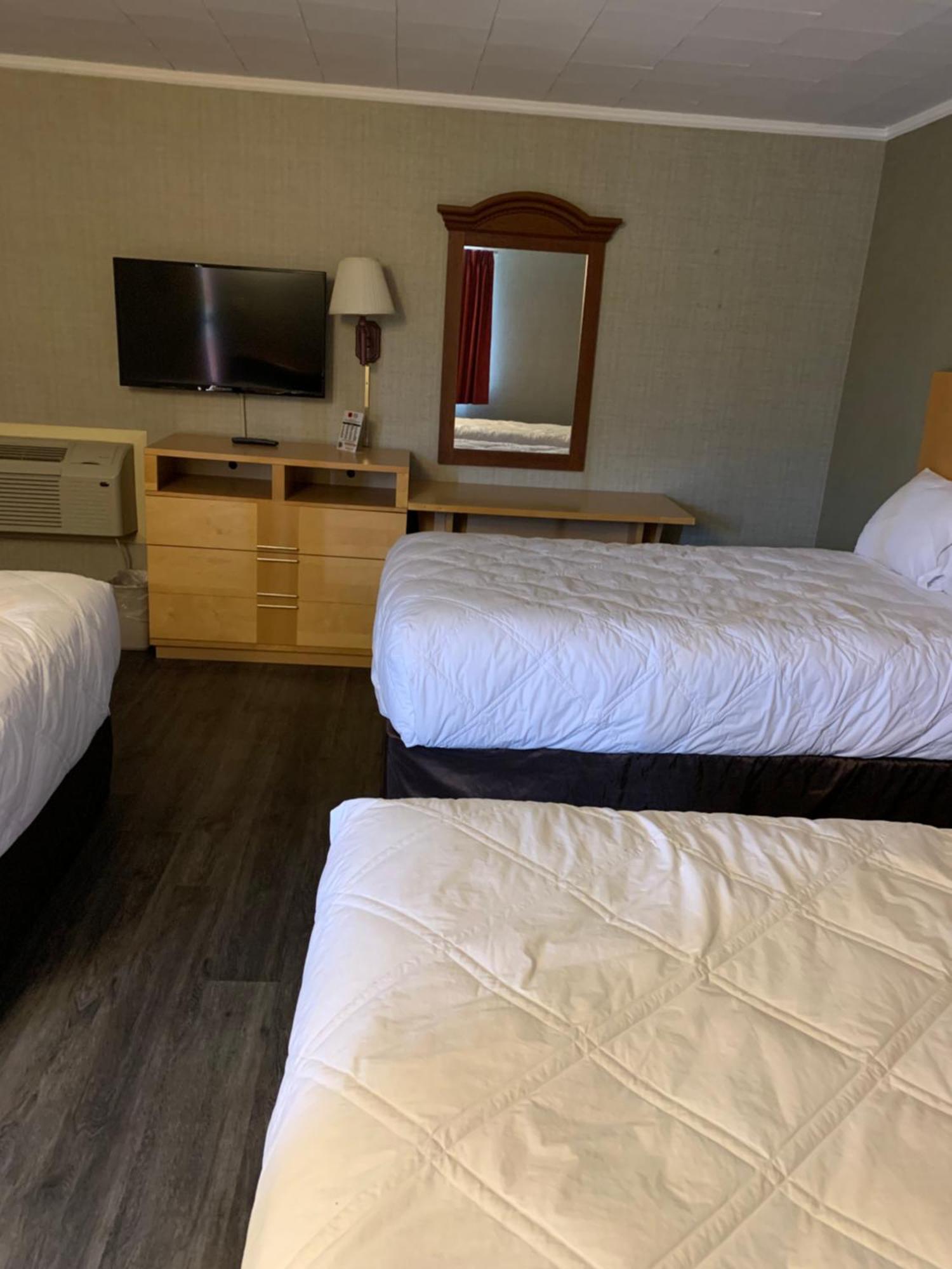 Falls Inn Newton Falls Esterno foto